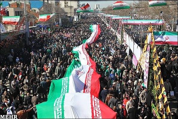 Jutaan Rakyat Iran Peringati Kemenangan Revolusinya di Jalan-jalan Kota