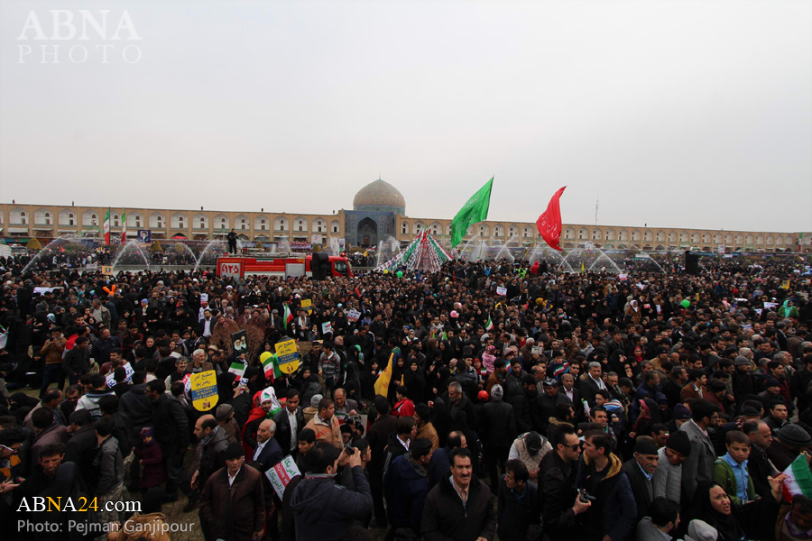 تقرير مصور / مسيرات مليونية بمناسبة انتصار الثورة الاسلامية بايران في اصفهان