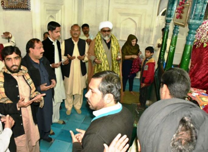 علامہ ناصر عباس کی دربار شاہ شمس تبریز پر حاضری + تصاویر