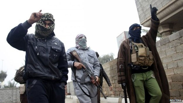 ISIS detains 141 militants for using cell phones in Mosul
