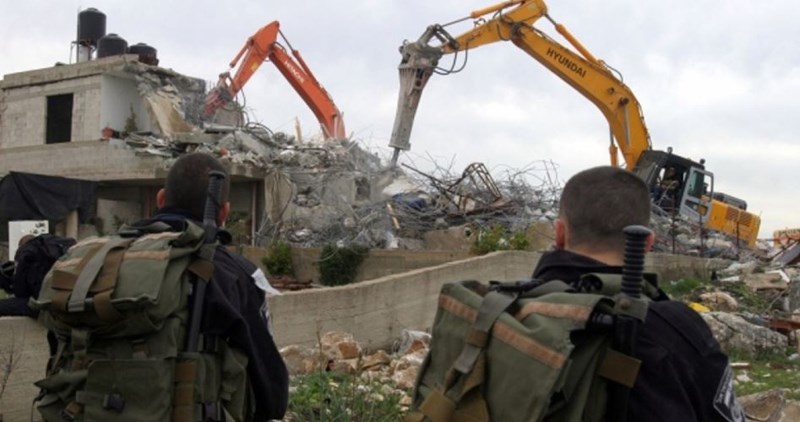 Haaretz: Israeli soldiers razed 293 Palestinian structures since January