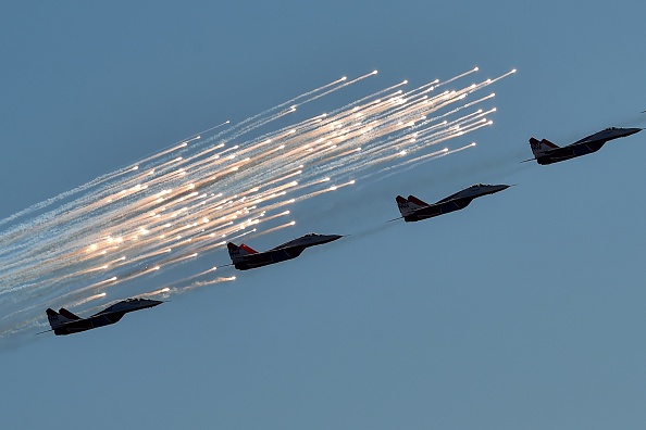 Syrian warplanes make hell from above for ISIS, Nusra Front in Homs