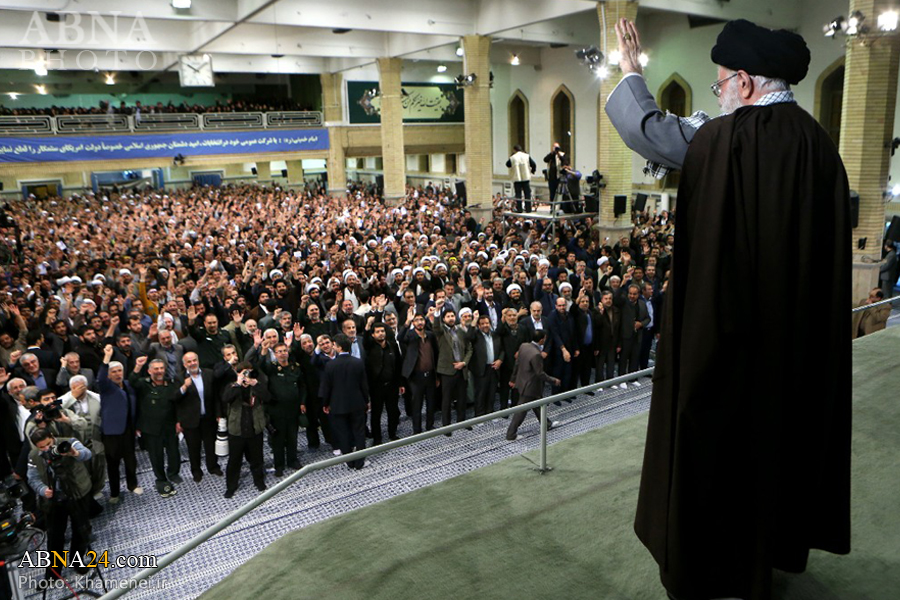 Photos: Imam Khamenei receives people from Najafabad