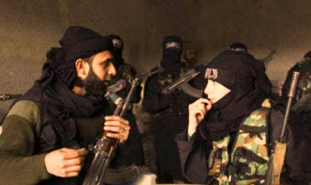 ISIS arrests two of its own fighters before escaping to Turkey