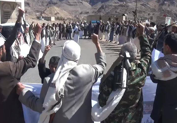 قبائل بصنعاء ينظمون وقفة احتجاجية ويعلنون الاستنفار العام لمواجهة القوات الغازية+صور