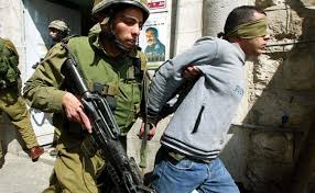 إسرائيل تعتقل فلسطينيين بالضفة والقدس بينهم جريحان