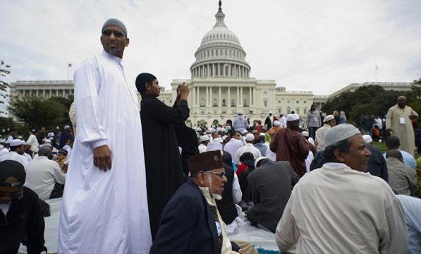 الناخبون المسلمون في فيرجينيا يعربون عن غضب وتحدى لترامب