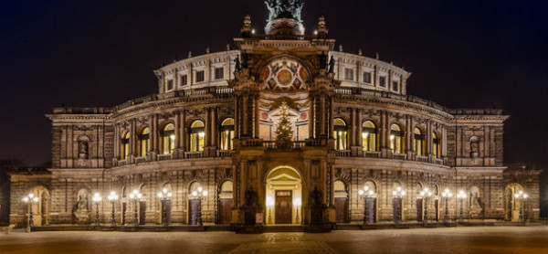  Theater für Flüchtlinge Theater für Flüchtlinge
