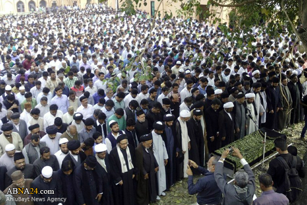 Fotostrecke: Bestattung des indischen schiitischen Gelehrten " Mirza Mohammed Athar"