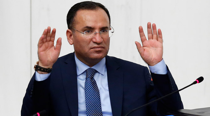 Bekir Bozdağ Erdoğan’a “hakaret karnesini” açıkladı