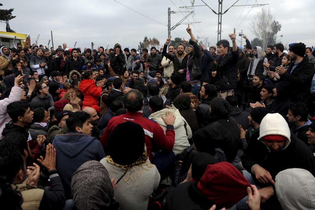Greek protesters condemn EU policies on refugees