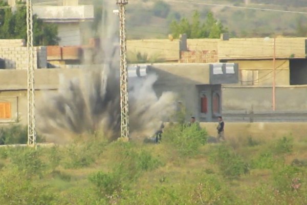 مقتل 3 جنود مصريين بعبوة ناسفة بشمال سيناء المصرية + (صور)