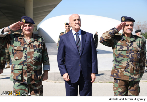 وزير الدفاع اللبناني يطالب بالأخذ بالعرض الإيران لدعم الجيش