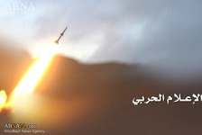 یمنی فوج کا سعودی جارحین پر میزائل حملہ