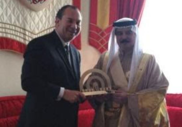 Bahrain king meets Israeli Rabbi; Iran not only obstacle but opportunity for peace between Zionist & Arab regimes