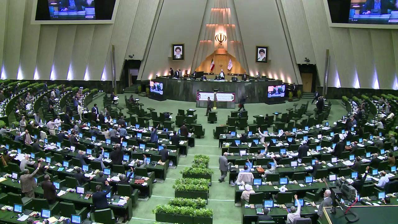 برلمان ايران یندد بموقف مجلس التعاون من "حزب الله"