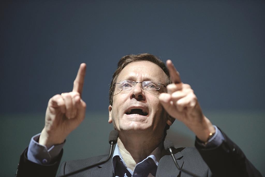 Israeli opposition leader: Build higher walls in al-Quds