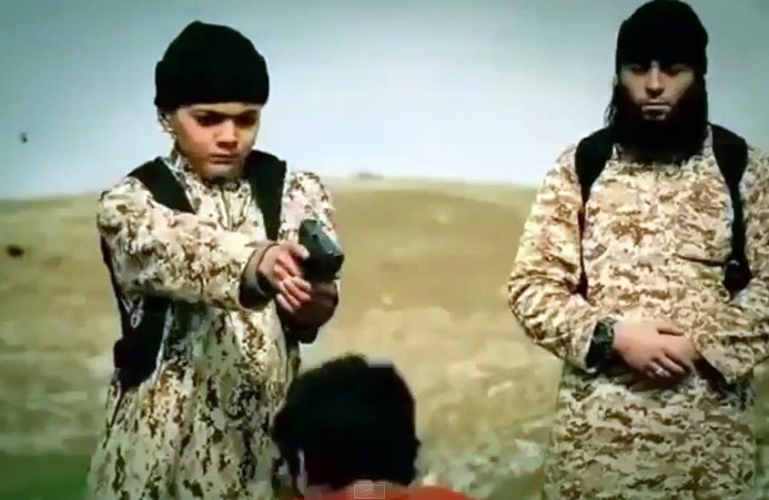 ISIS forces children to execute Mosul civilians instead of its escaped fighters