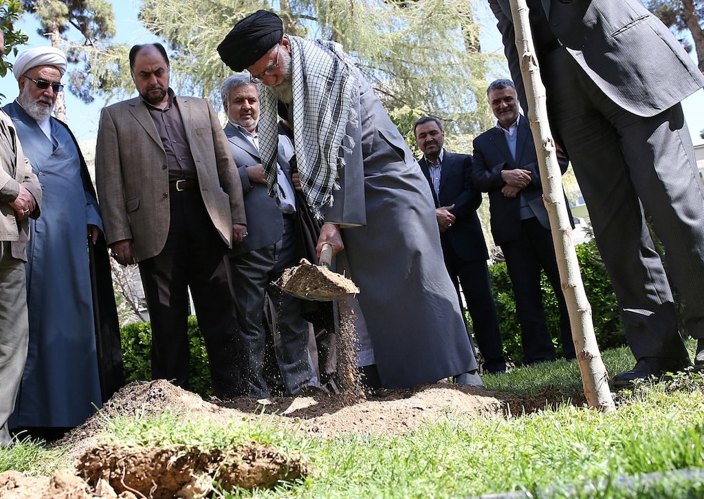 Photos: Imam Khamenei Plants a Sapling on National Week of Natural Resources
