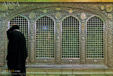 Neu veröffentlichte Fotos aus dem Revolutionsführer Ayatollah Khameneie im Imam-Reza-Schrein