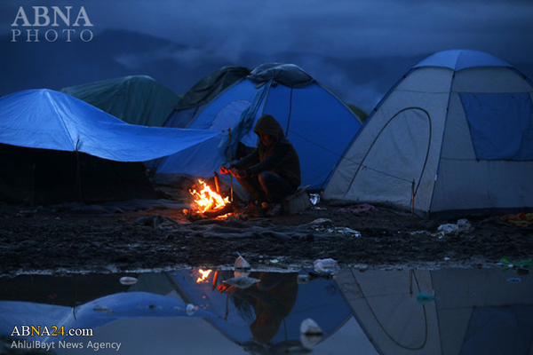 Fotos: Flüchtlinge hinter den mazedonischen Grenzen 