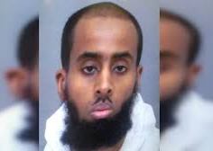 كندي متهم بطعن جنديين يقول إن الله أمره بالقتل