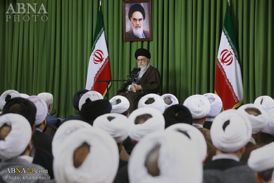 Imam Khamenei: Seminary school should retain its revolutionary nature