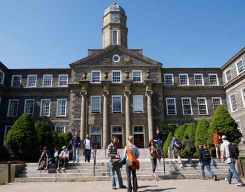جامعة كندية تفصل الذكور عن الاناث بطلب من الطلاب المسلمين