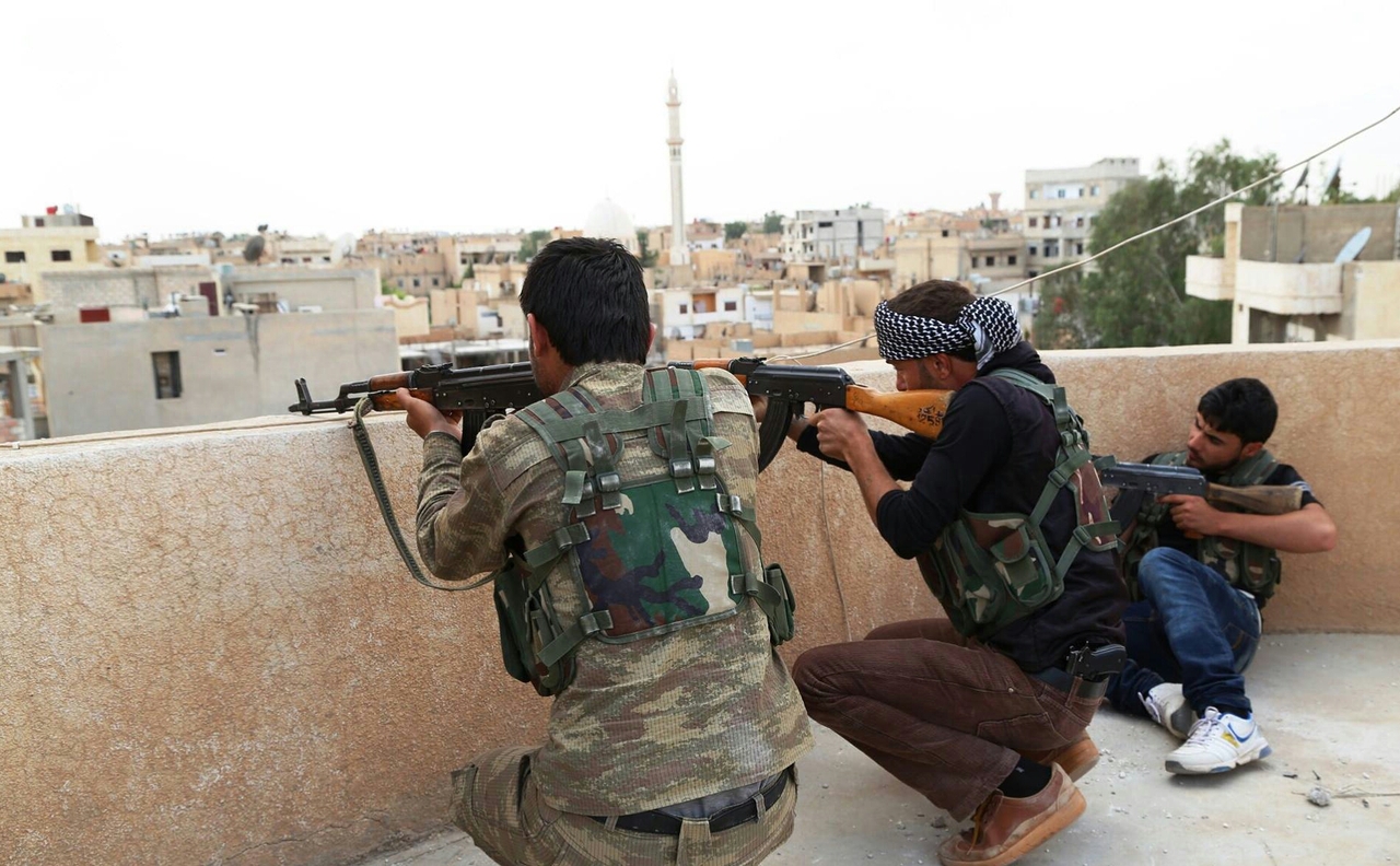 Kurdish forces kill five ISIS suicide bombers south Kobane