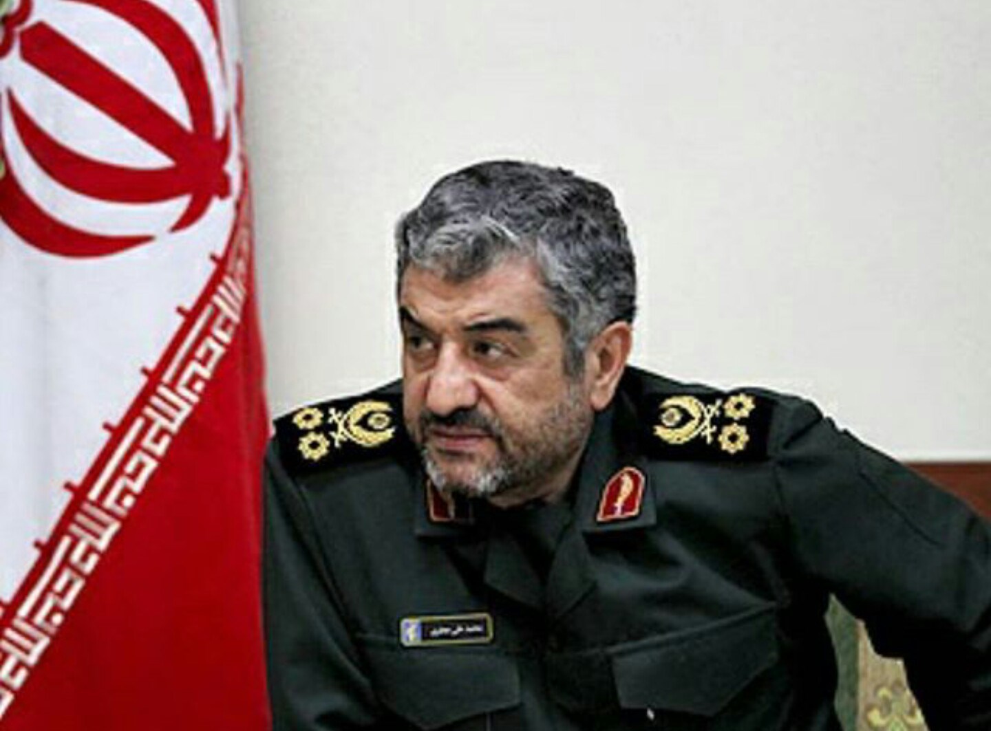 ایران متلاطم سمندر کے درمیان ایک پرامن جزیرے کی مانند ہے: جنرل جعفری