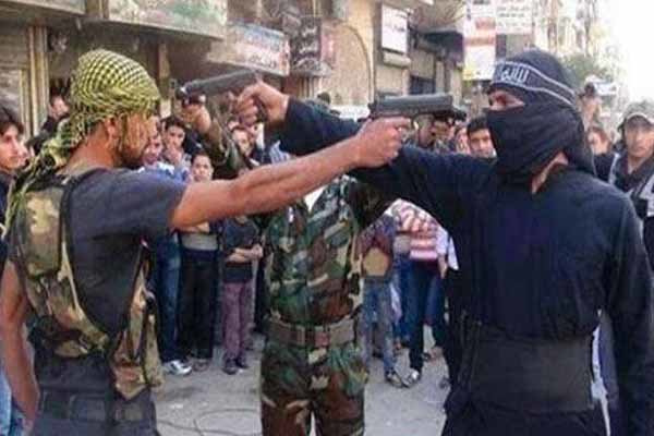ABD'nin Suriye'de desteklediği gruplar birbiriyle çatışıyor