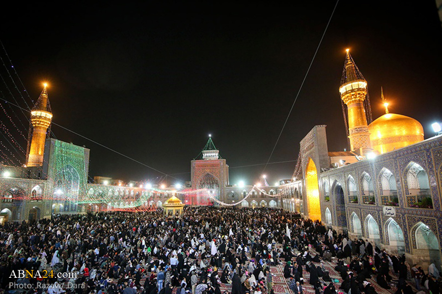 تقرير مصور/ المسلمون الشيعة يحتفلون بمناسبة ولادة سيدة النساء العالمين (ع) في حرم الامام الرضا (ع)