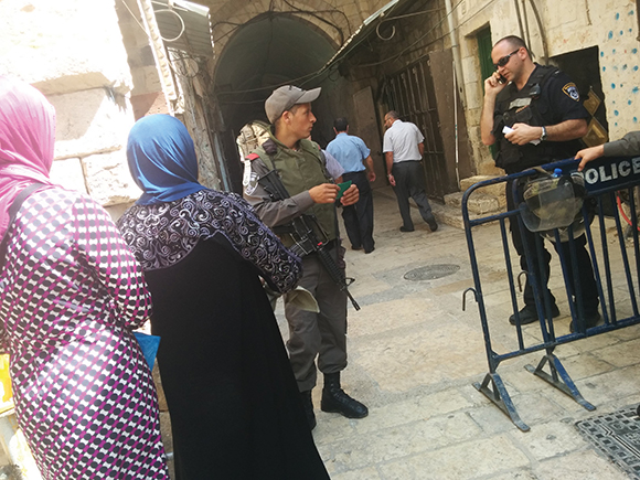 Zionist forces tighten restrictions in occupied Jerusalem 