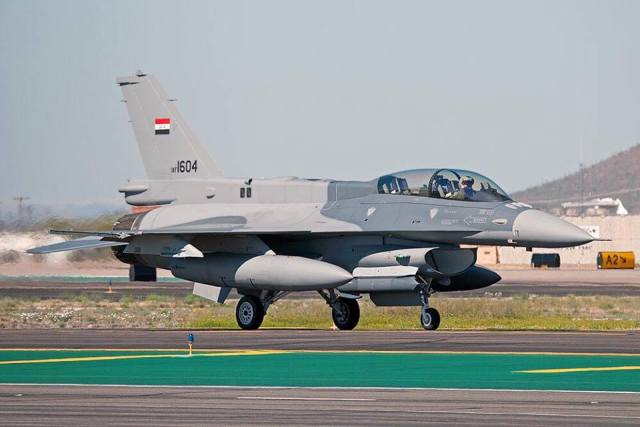 طائرات F16 العراقية تدمر مدرسة مشاة للدواعش في الموصل