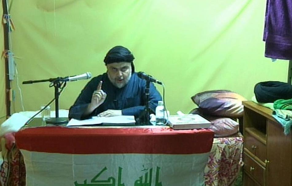 الصدر يدعو أنصاره إلى إنهاء الاعتصام والاستمرار بالتظاهر