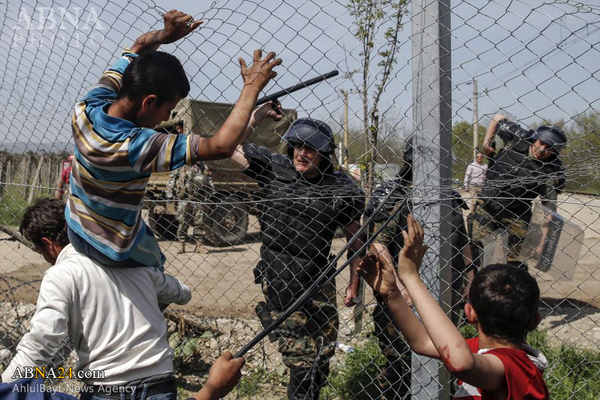 Fotos: Auseinandersetzung zwischen den Flüchtlingen und der griechischen Polizei