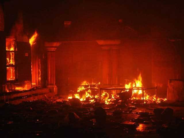 بھارتی ریاست کیرالہ کے مندر میں آتشزدگی، 350 افراد ہلاک و زخمی