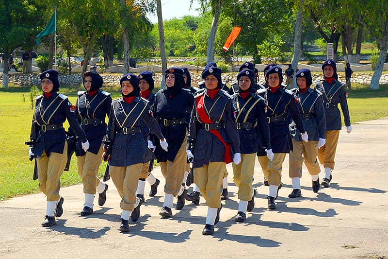 پاکستان کی تاریخ میں پہلی بار وفاق کے زیرانتظام قبائلی علاقوں کی پولیس نے 3 خواتین اہلکاروں کو بھرتی کیا ہے