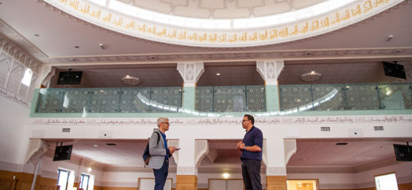 Muslimische und christliche Geistliche zu interreligiösem Dialog