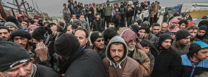 30.000 Menschen fliehen vor IS-Offensive in Nordsyrien