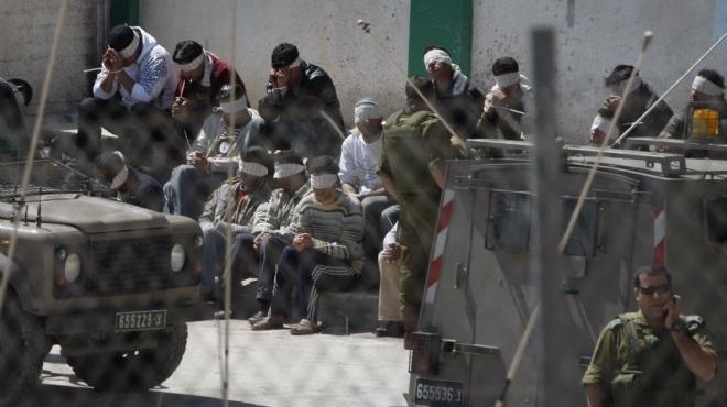 السجون الإسرائيلية يحوي 7000 معتقل فلسطيني بينهم أطفال ونساء