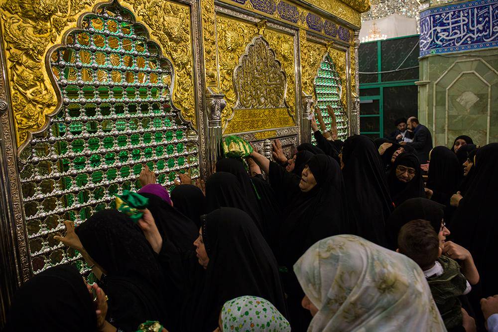 ضریح کی تنصیب کا کام مکمل، حرم حضرت ابوالفضل عباس(ع) زائرین کے لیے کھول دیا گیا ہے+ تصاویر