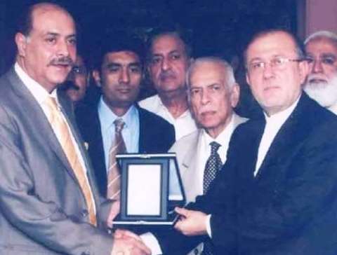 پاکستان ایران سے سستی انرجی درآمد کرکے صنعت کا پہیہ رواں دواں رکھ سکتا ہے: ایرانی سفیر 