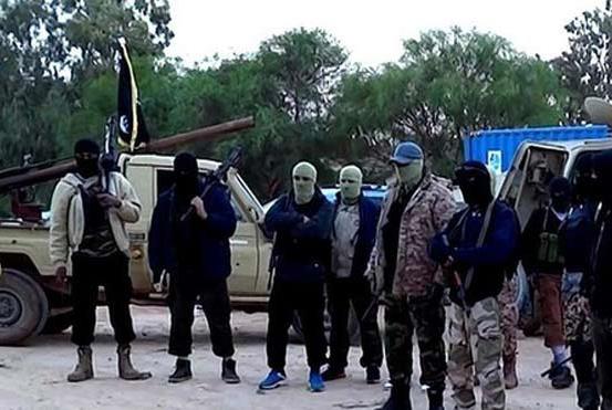 القاعدة تطرد "داعش" من درنة بشرق ليبيا