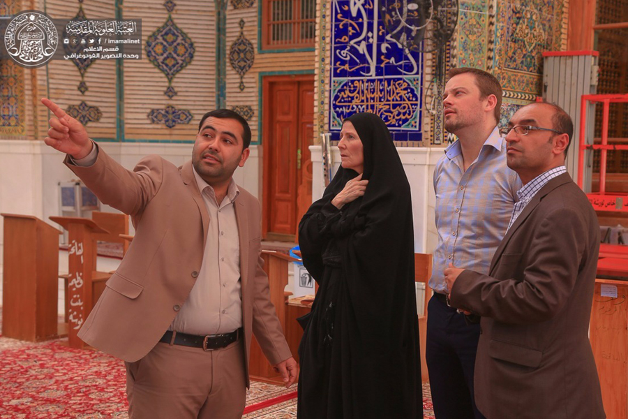 وفد أممي من بعثة الصليب الأحمر الدولي يزور الصحن الحيدري ومكتبة الروضة لحرم الامام علي (ع) + صور