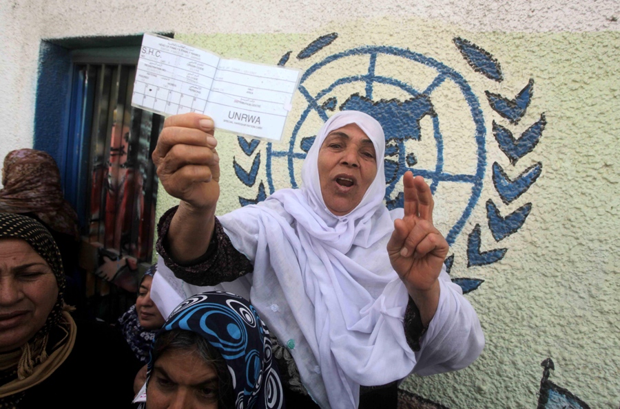 Palestinians continue protesting in WB refugee camps against UNRWA