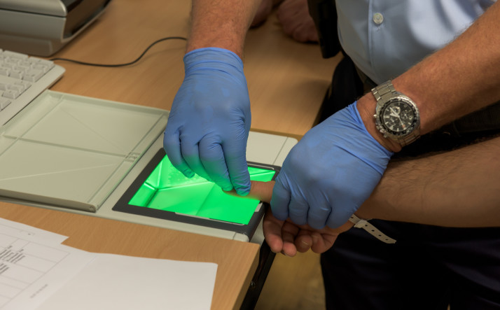Italy to start fingerprinting migrants at sea