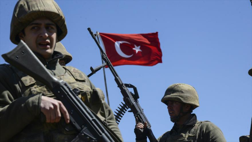 La Turquie a déployé des troupes sur sa première base militaire à l'étranger au Qatar