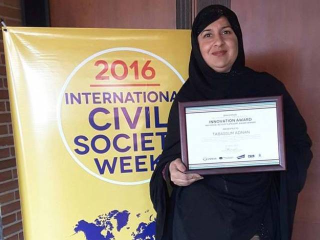 پاکستان کی خاتون سماجی کارکن نے نیلسن منڈیلا ایوارڈ جیت لیا