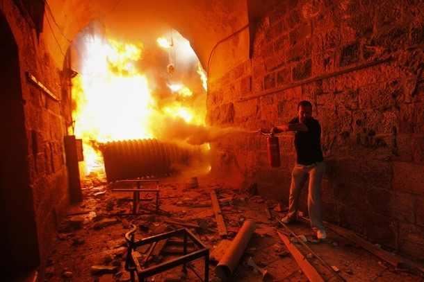 إضرام النيران داخل مصلى في جزيرة فرنسية